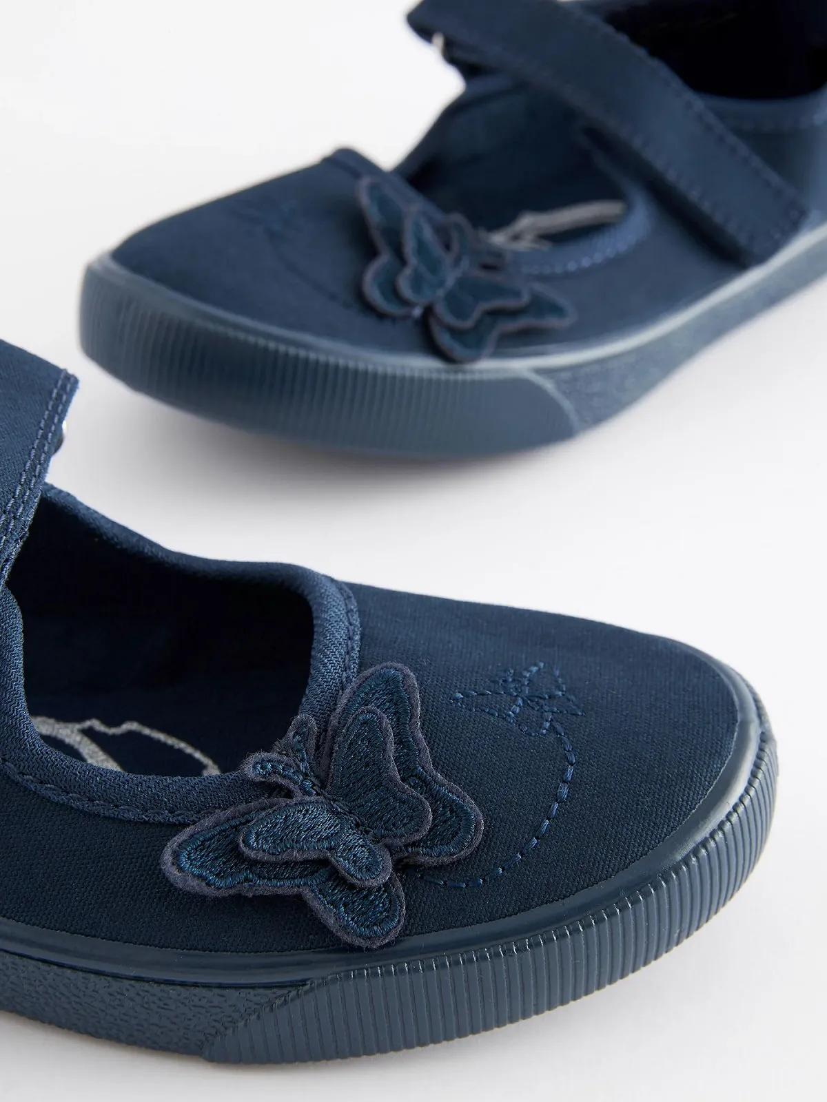 Школьная обувь NEXT для девочек с вышивкой в виде бабочек, фото №5