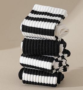 Носки AKAMAS Хлопковые Женские Полосатые Черно-белые (4 пары) synthetic.ua - Фото 1