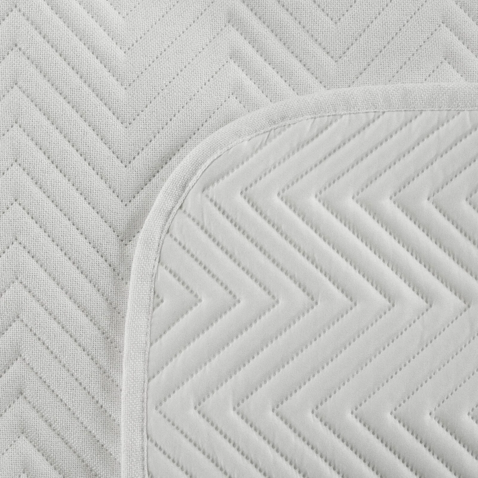 Покривало Eurofirany Стильне стьобане в елегантну клітинку, фото №3