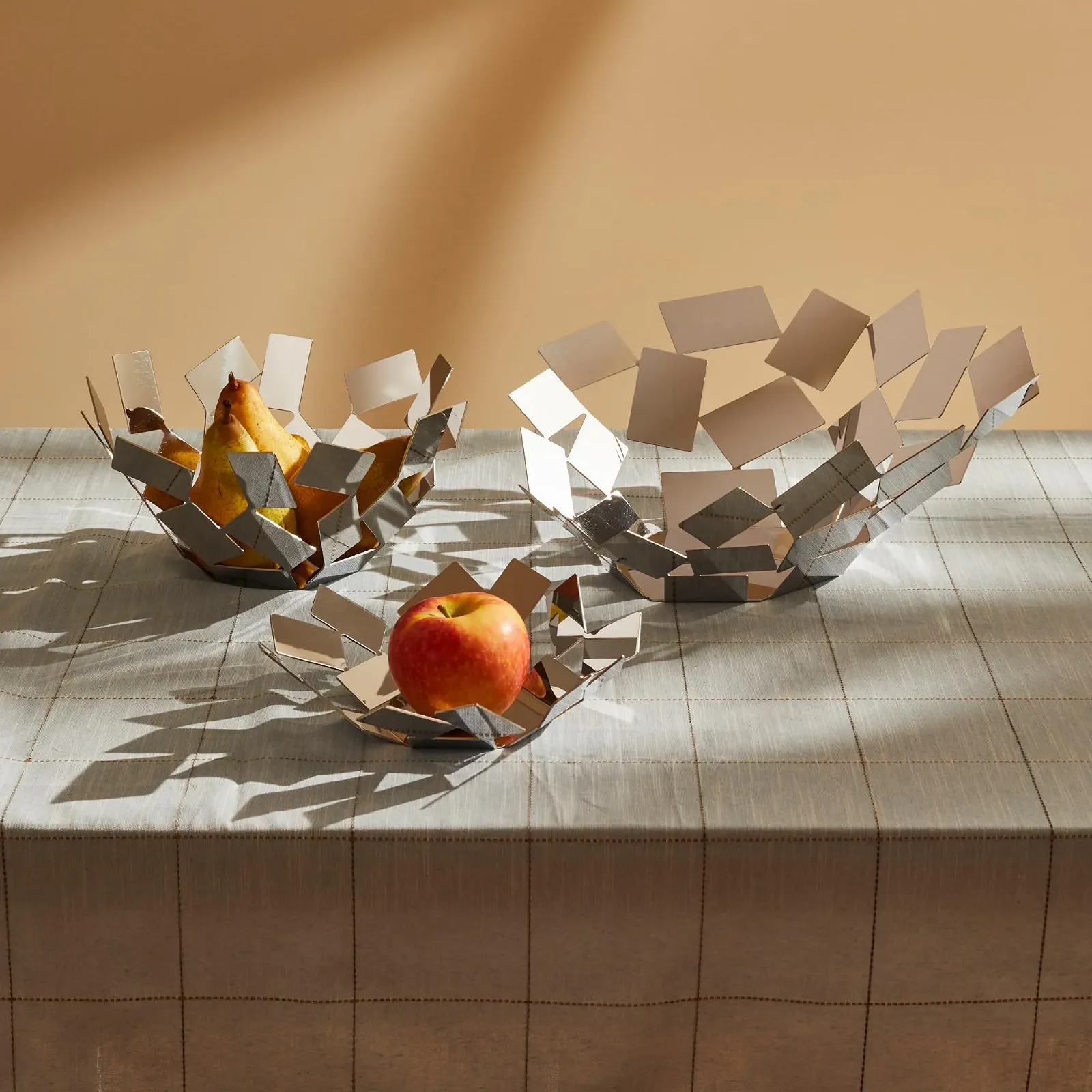 Фруктовниця Alessi La Stanza dello Scirocco 27.3 x 27.3 x 13 см, фото №6 Фруктовниця Alessi La Stanza dello Scirocco 27.3 x 27.3 x 13 см, фото №6