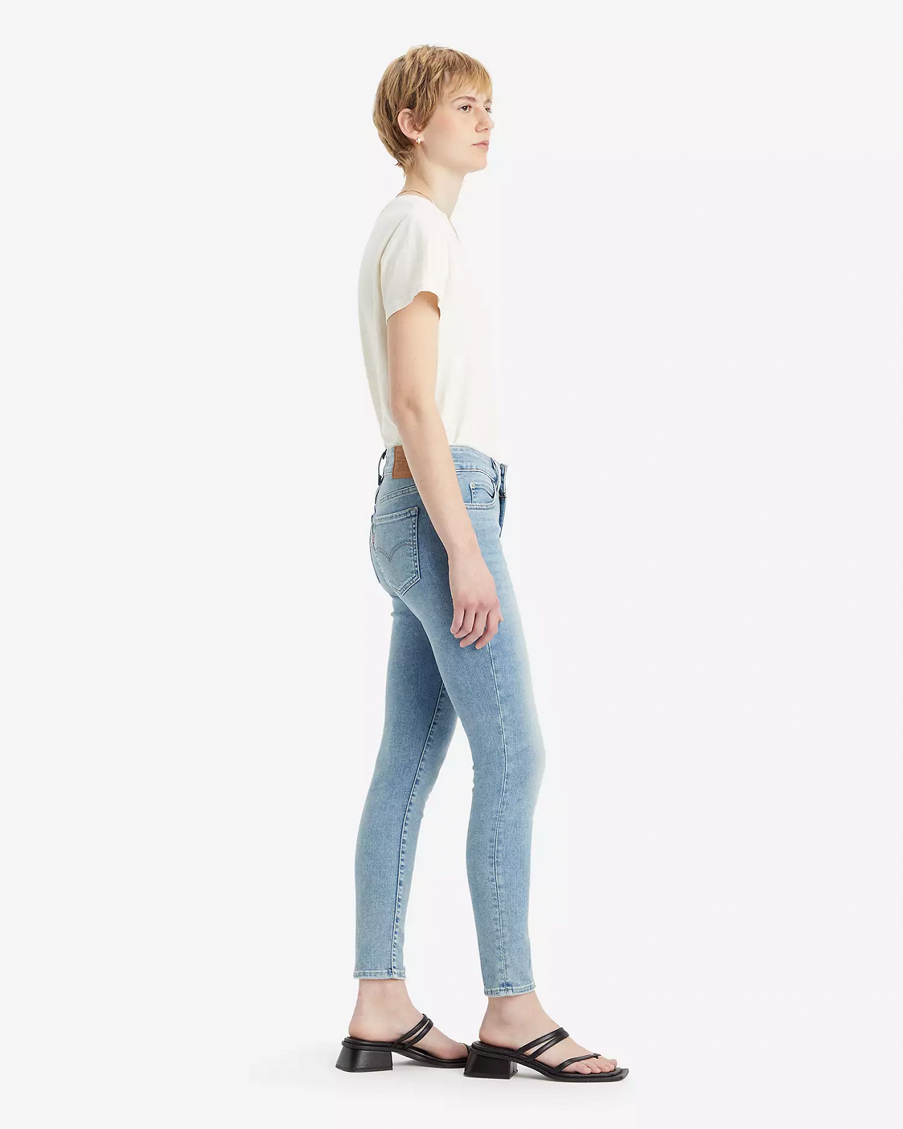 Жіночі джинси Levis - 711 Double Button Blue Wave Light - 28, фото №4 Жіночі джинси Levis - 711 Double Button Blue Wave Light - 28, фото №4