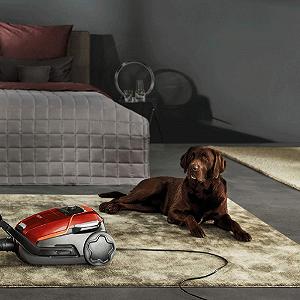 Пилосос AEG Vacuum Cleaner з мішком червоний synthetic.ua - Фото 1