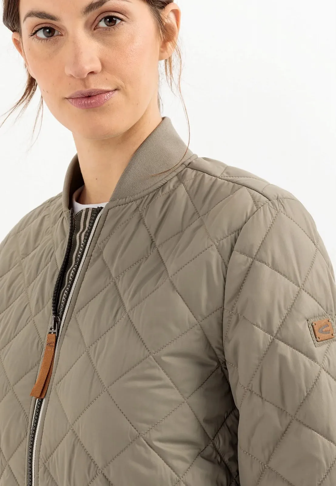 Коротка куртка camel active з переробленого поліестеру, жіноча, фото №7 Коротка куртка camel active з переробленого поліестеру, жіноча, фото №7