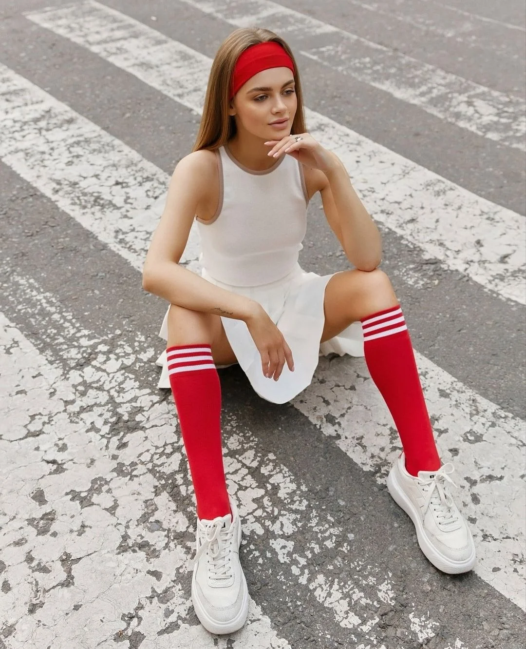 Червоні півсезонні гольфи нижче коліна з білими смужками для дівчини, фото №3