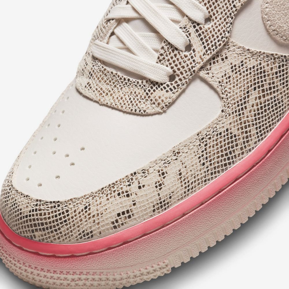 Кросівки Nike WMNS AIR FORCE 1 07 LX 40, фото №6