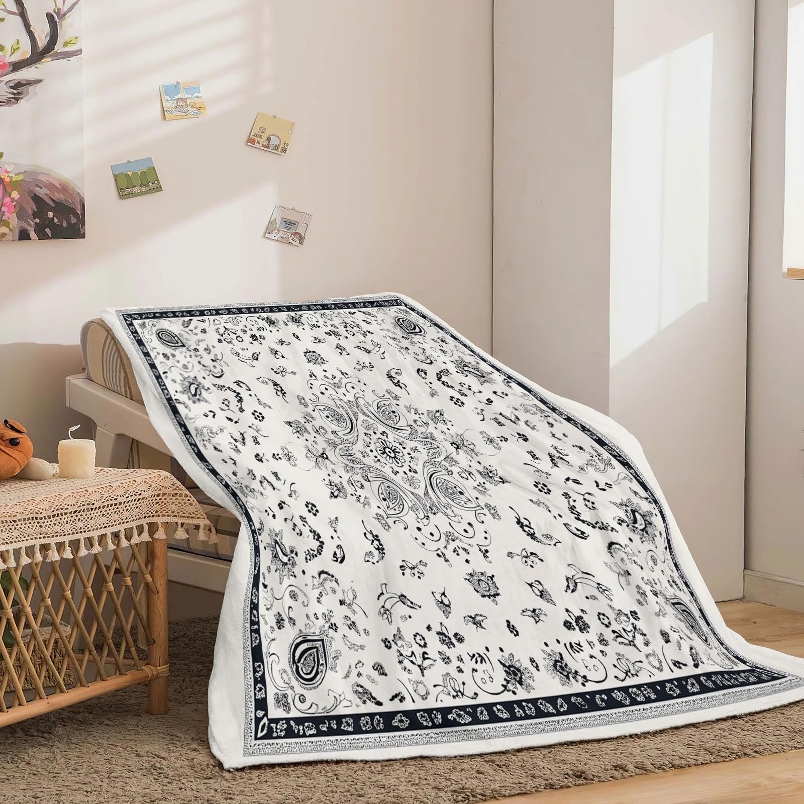 Фланелева Покривало Paisley Bandana Flowers 3D Printed Чорно-білий 180 x 220 см, фото №5 Фланелева Покривало Paisley Bandana Flowers 3D Printed Чорно-білий 180 x 220 см, фото №5