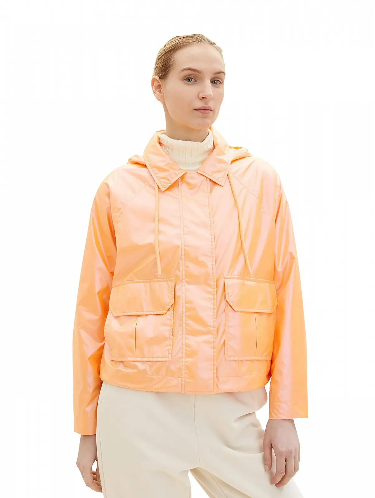 Парка TOM TAILOR Легкая с капюшоном Женская, фото №1 Парка TOM TAILOR Легкая с капюшоном Женская, фото №1