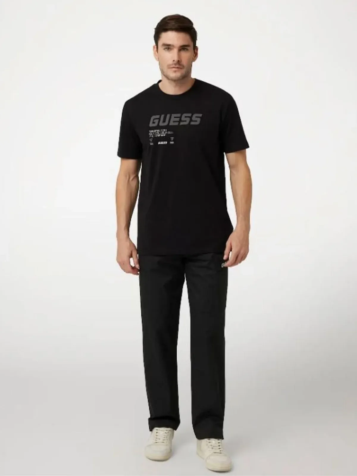 Футболка Guess з короткими рукавами з рельєфним логотипом спереду, круглий виріз горловини, чорний, середній розмір, фото №3