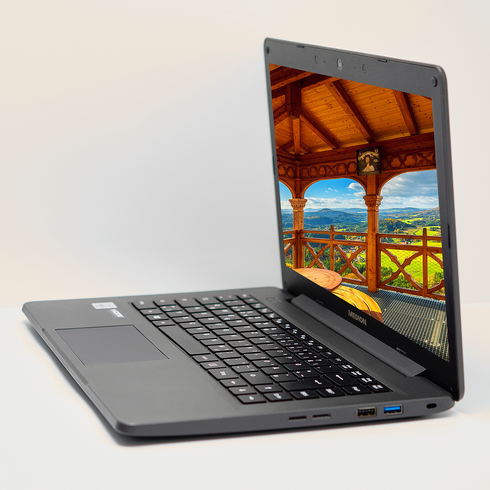 Ноутбук 14" Medion (Lenovo Group) E14409 | Intel Core i3-1005G1 | RAM DDR4 4 ГБ | SSD 128 ГБ | Intel Graphics | LTE | HDMI + VGA | LAN (RJ-45) | Win10 (5102), фото №3