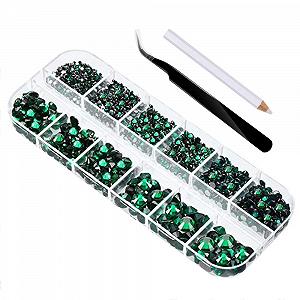 Стрази SagaSave 2000 шт, кристали, плоска задня частина, 6 розмірів 1,5-6 мм у коробці з 12 відділеннями, зелений - Фото 1