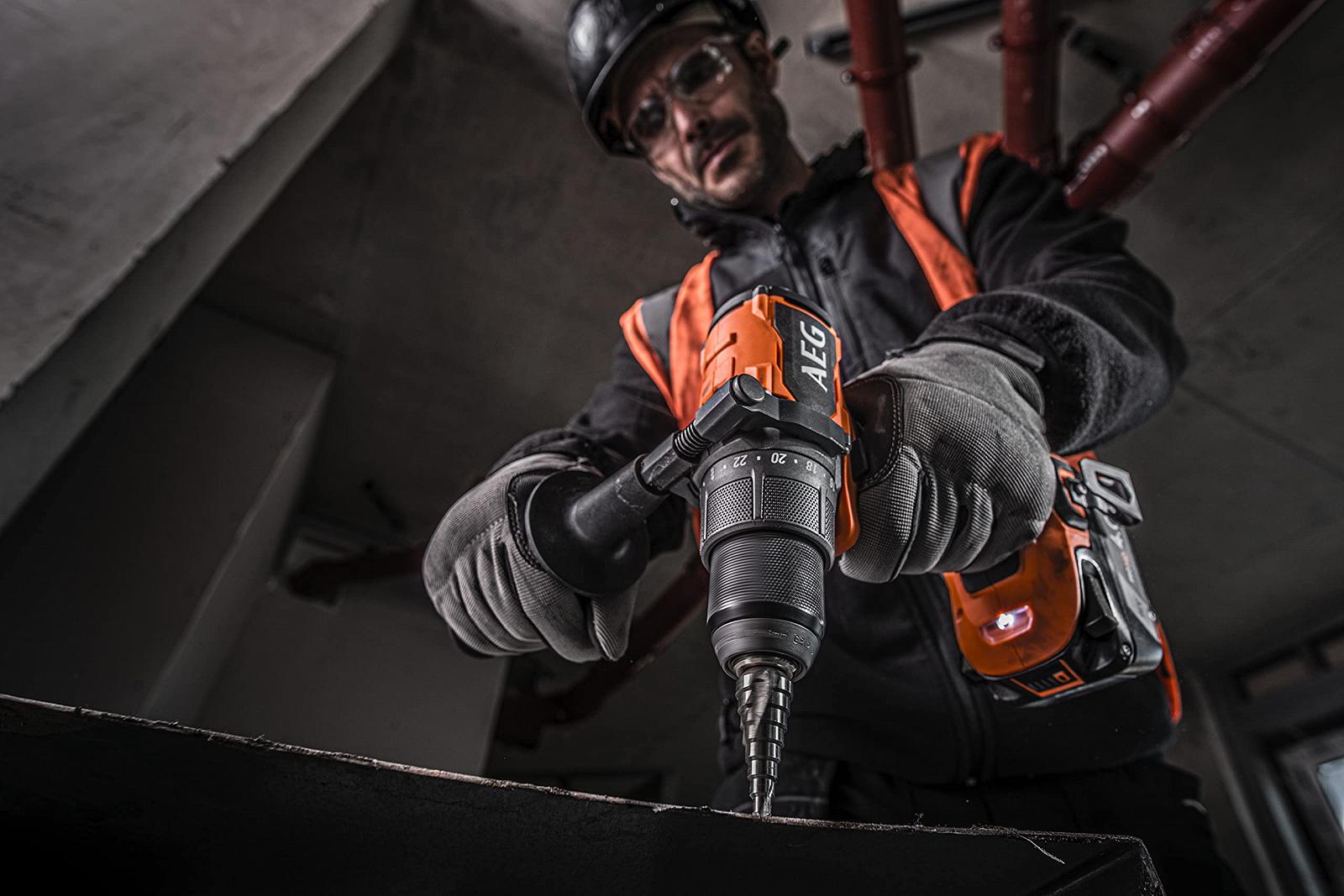 Шуруповерт AEG PRO18V BSB 18C3BL-402C Бесщеточный Аккумуляторный Ударный 110 Nm 13 мм, фото №5 Шуруповерт AEG PRO18V BSB 18C3BL-402C Бесщеточный Аккумуляторный Ударный 110 Nm 13 мм, фото №5