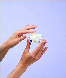 Денний крем NIVEA Q10 Anti-Wrinkle Soothing для чутливої шкіри SPF 15 50 мл synthetic.ua - Фото 1
