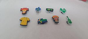 Джибітси Бразилія Карнавал та Футбол Ріо Карнавал, Rio Carnival, футбольна форма, гітара, Goal, Brazil Jibbitz Brazil прикраси для крокс аксесуари для Crocs прикраси на крокси декор для взуття подарунок футболісту набір 8 шт synthetic.ua - Фото 1