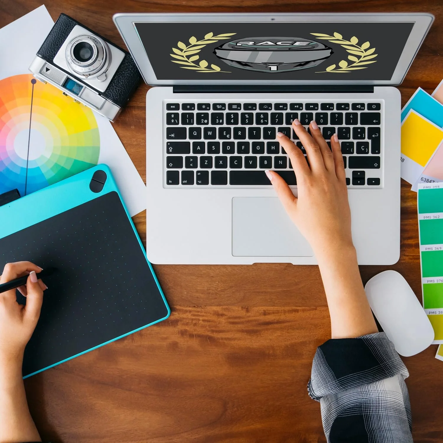 Скарбничка керамічна Шолом для автоспорту з вінком переможця, фото №8