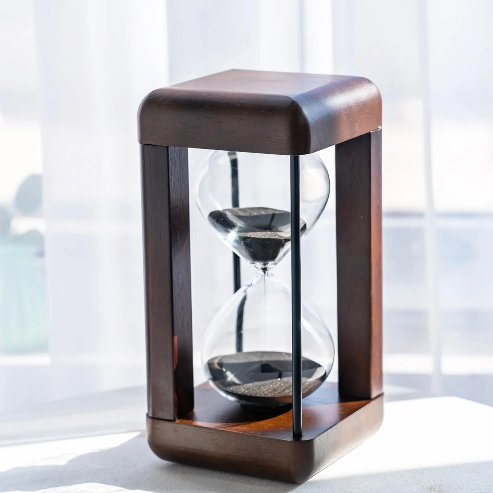 Пісочний годинник Large Premium Walnut Wood 60 хвилин горіхове дерево чорний, фото №3 Пісочний годинник Large Premium Walnut Wood 60 хвилин горіхове дерево чорний, фото №3