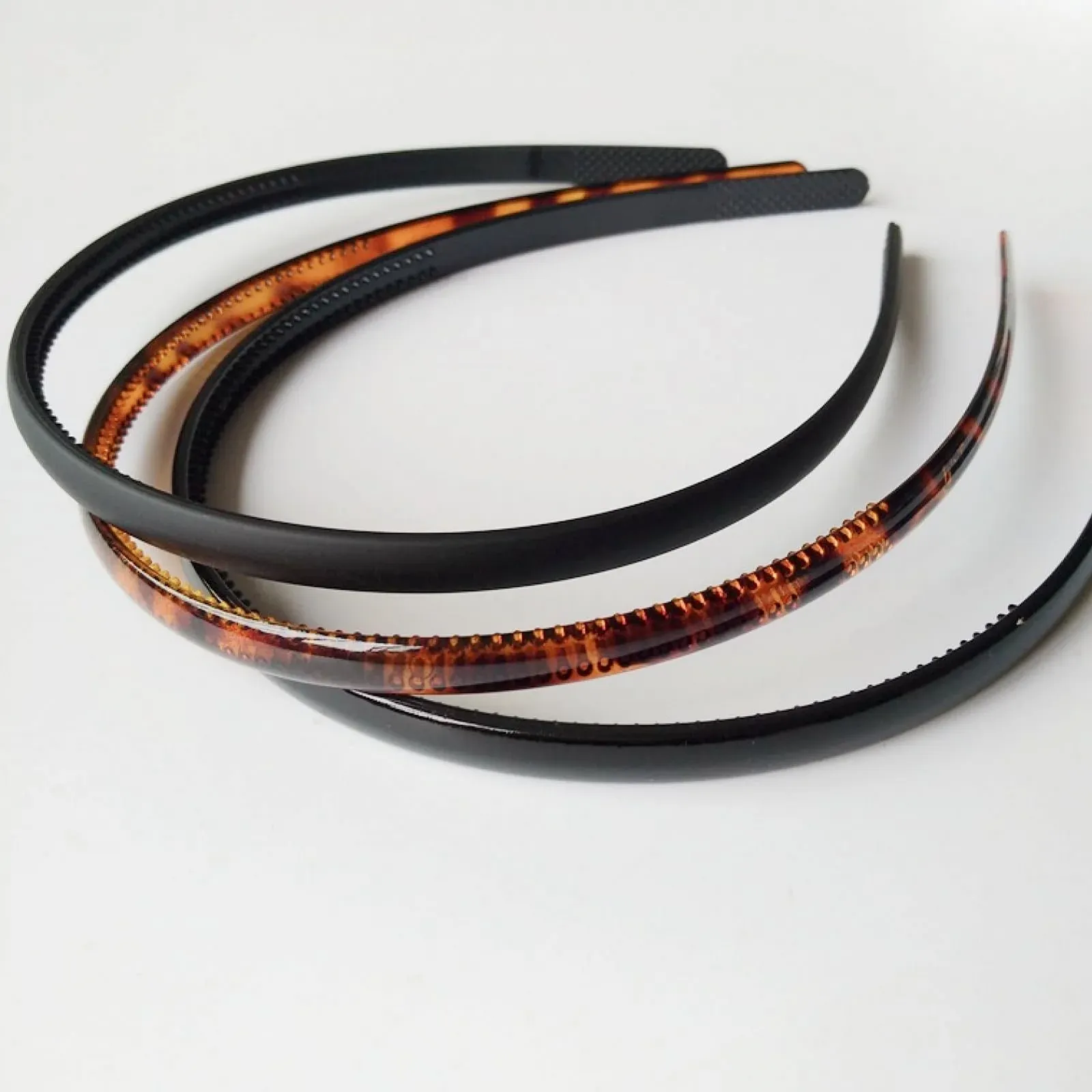 Обруч для волосся пластиковий однотонний з зубцями, фото №6 Обруч для волосся пластиковий однотонний з зубцями, фото №6