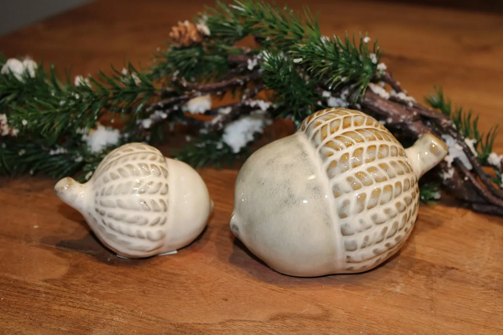 Декоративное украшение для стола Miljögarden Керамические желуди для осени и Рождества Набор из 2 штук 8 см и 12 см длиной, фото №1 Декоративное украшение для стола Miljögarden Керамические желуди для осени и Рождества Набор из 2 штук 8 см и 12 см длиной, фото №1