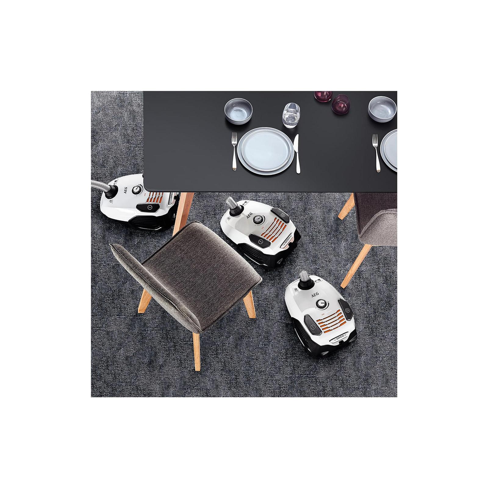 Пылесос AEG VX6-2-IW-5 с мешком белый, фото №7 Пылесос AEG VX6-2-IW-5 с мешком белый, фото №7