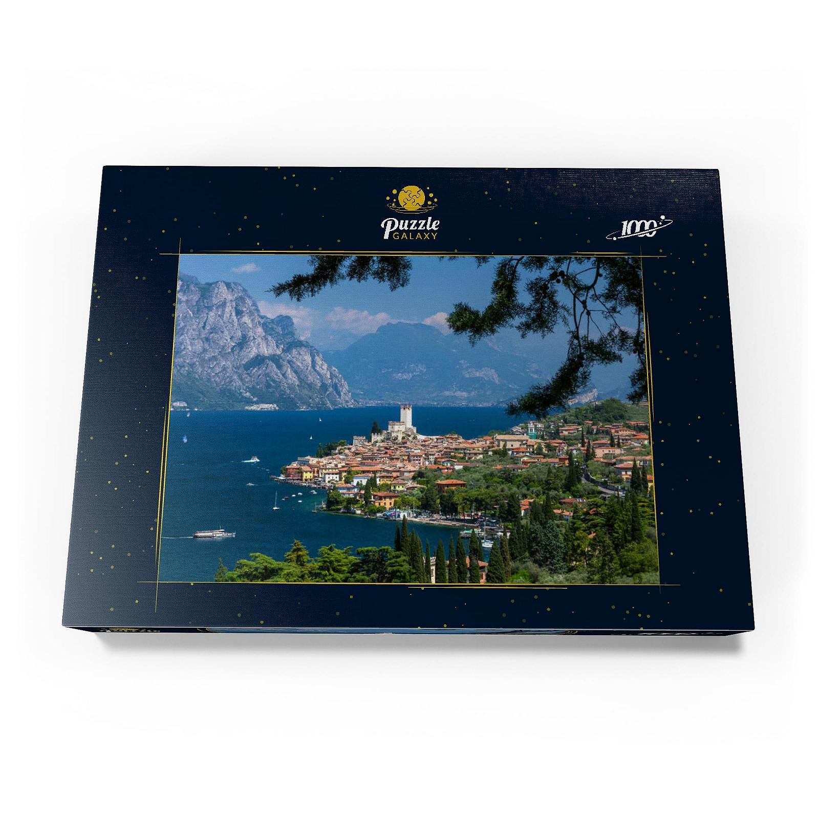 Пазл MyPuzzle Special Collection View to Malcesine on Lake Garda with the Scaliger Castle (14/15 Century) Премиум 1000 элементов, фото №4 Пазл MyPuzzle Special Collection View to Malcesine on Lake Garda with the Scaliger Castle (14/15 Century) Премиум 1000 элементов, фото №4