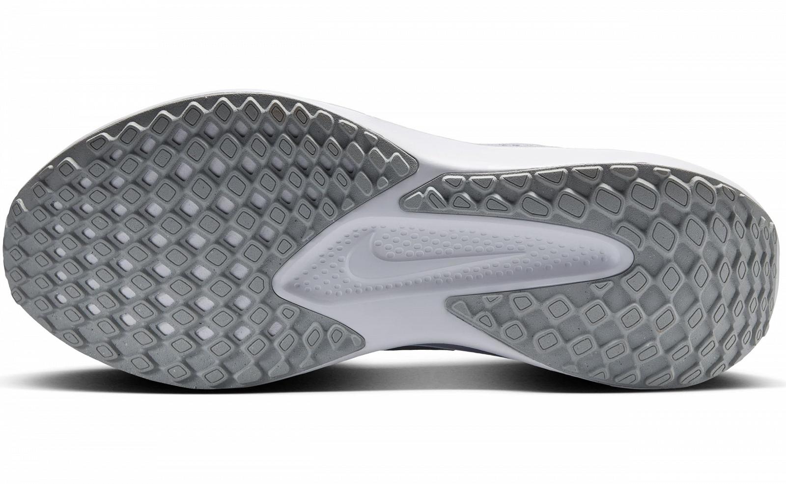 Кросівки Nike Quest 6 для бігу по дорозі, фото №4