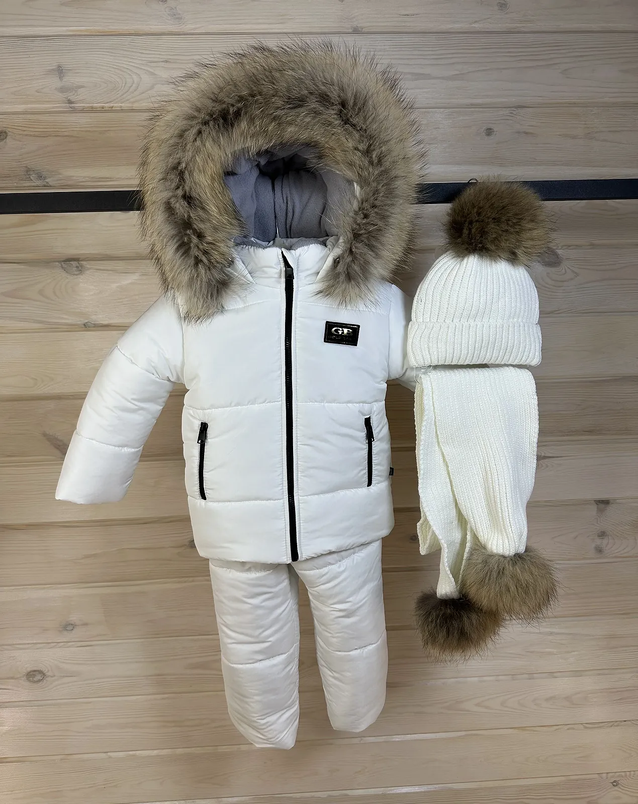 Зимовий комбінезон дитячий 86-134 р: куртка з натуральним хутром та штани білий, фото №4 Зимовий комбінезон дитячий 86-134 р: куртка з натуральним хутром та штани білий, фото №4