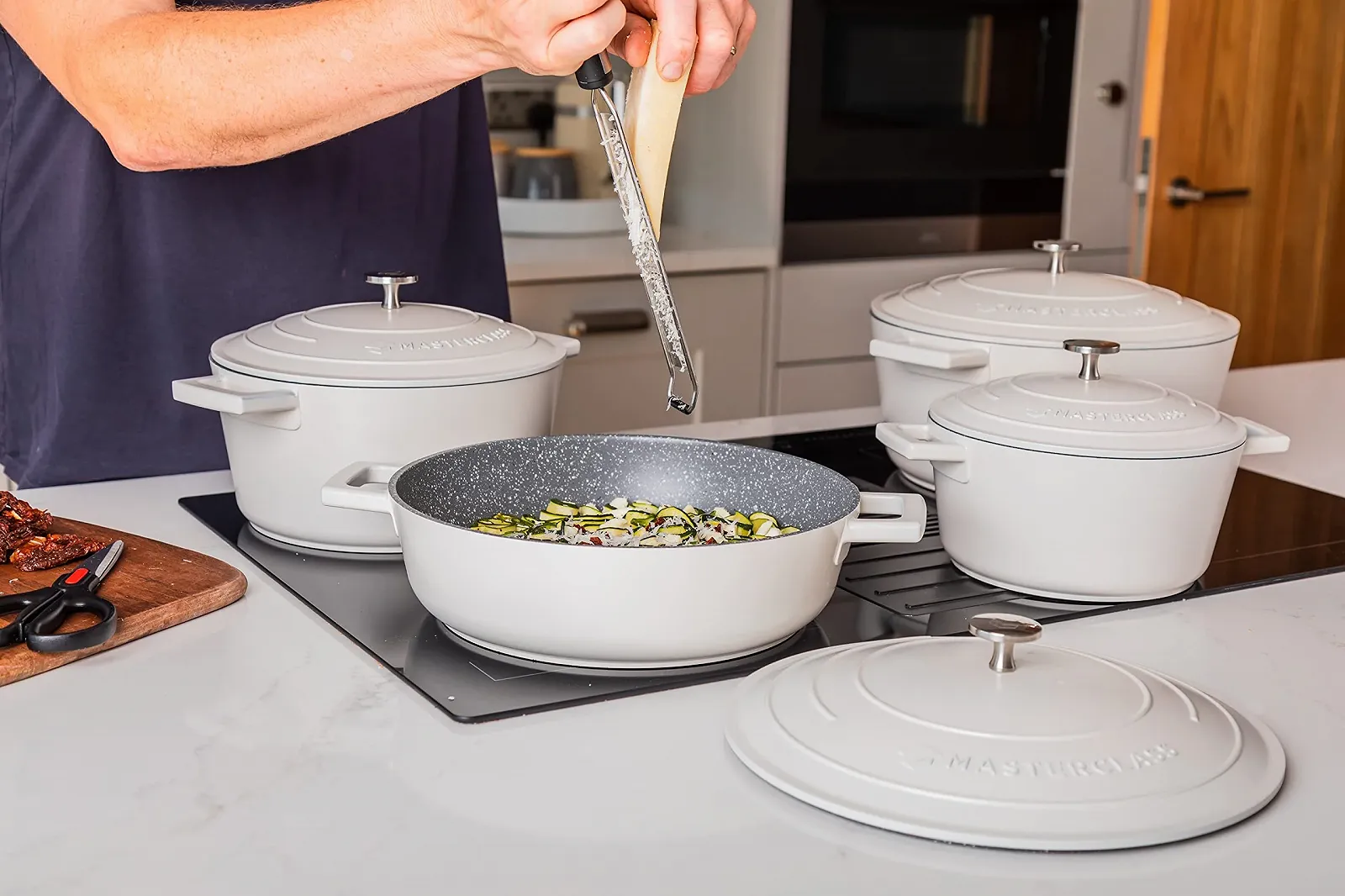 Каструля-сотейник MasterClass Литий алюміній 28 см 4 л Кремова Подарункова упаковка, фото №3