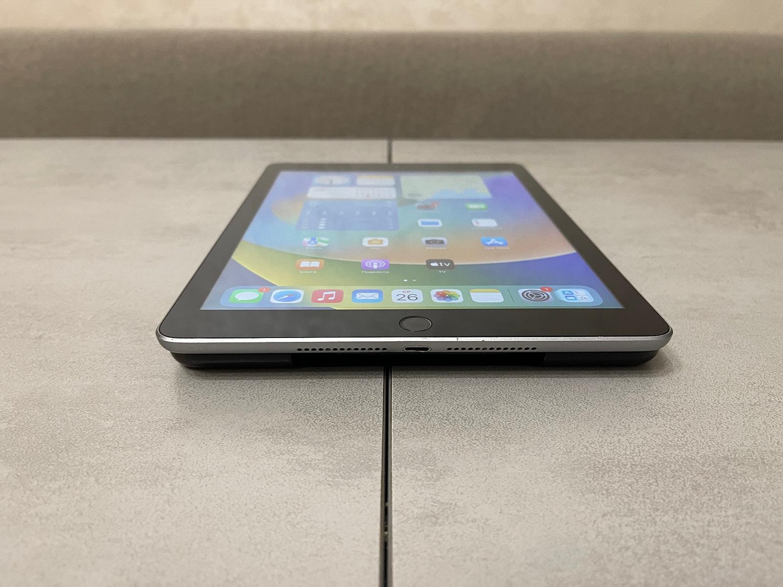 Планшет Apple iPad A1822 MP2F2LL/A (5 Gen., 2017), 9.7", Apple A9, 2GB, 32GB, Wi-Fi, фото №4