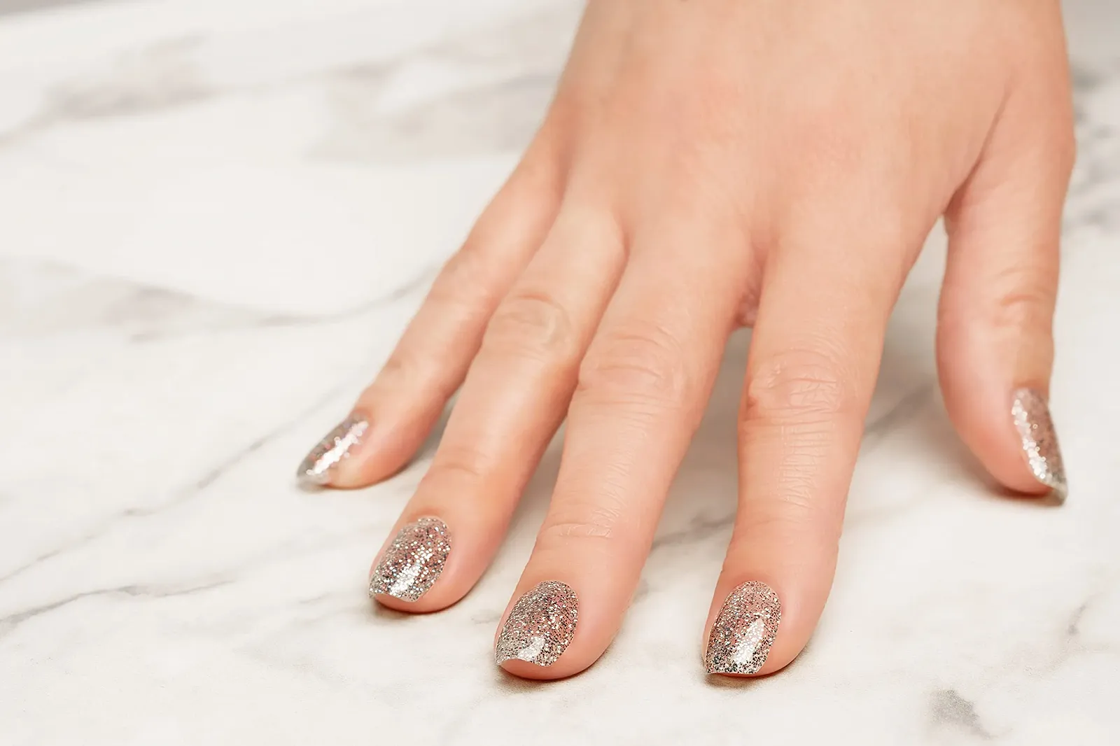 Гель-лак Gelish Mini Girls' Night Out Серебряный 9 мл, фото №5 Гель-лак Gelish Mini Girls' Night Out Серебряный 9 мл, фото №5