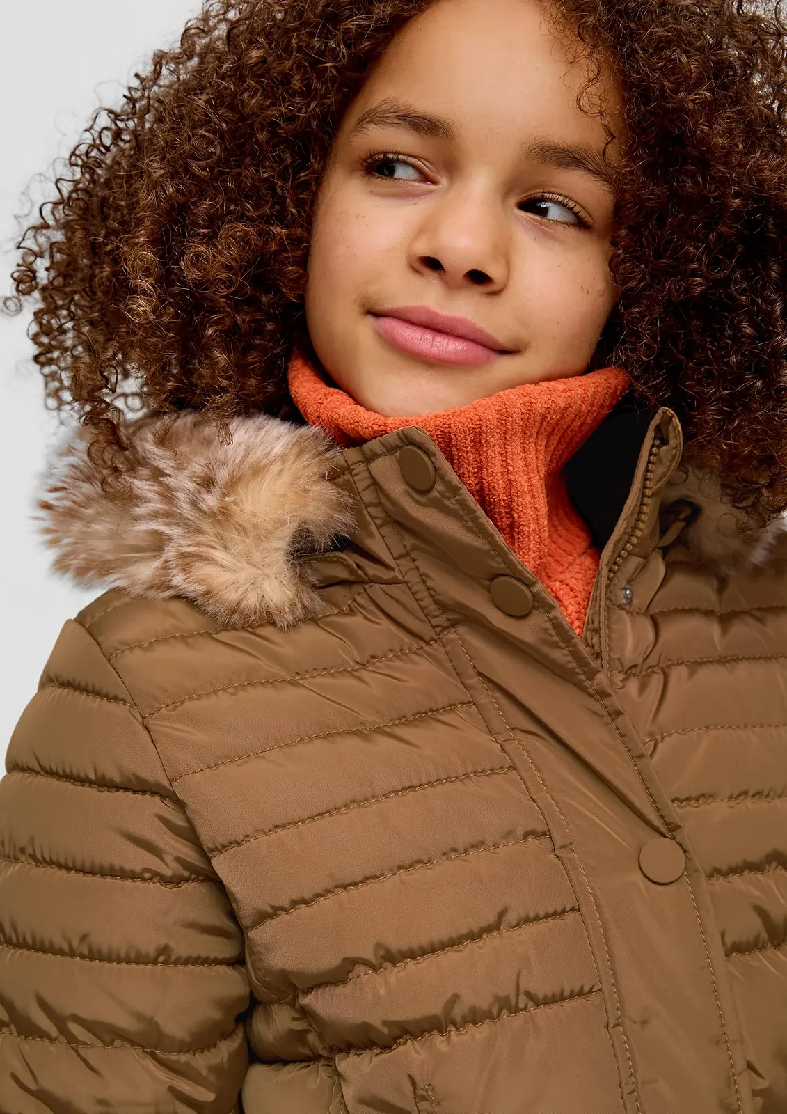 Куртка s.Oliver стьобана з штучним хутряним оздобленням, фото №3