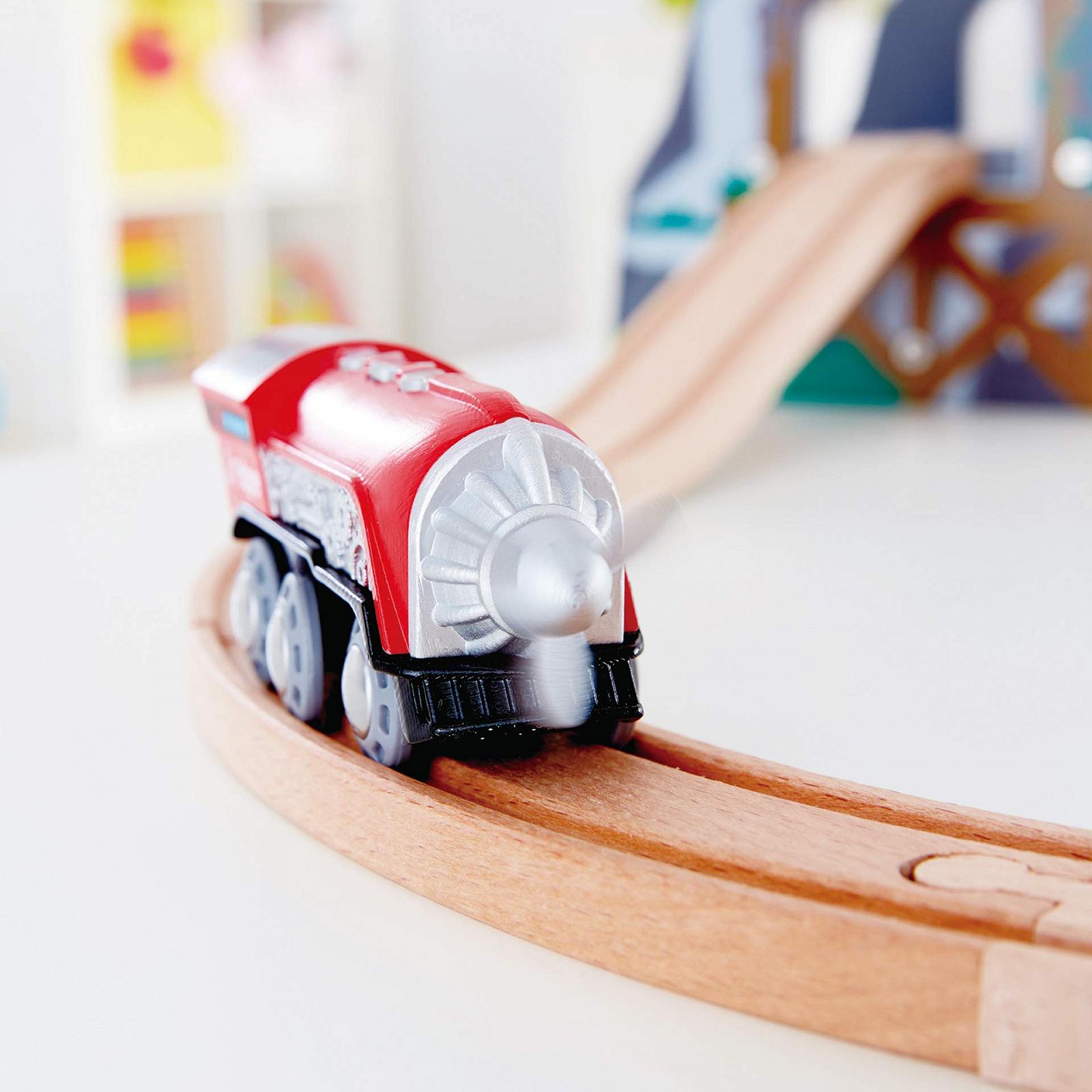 Локомотив Hape Railway на батарейках, фото №3