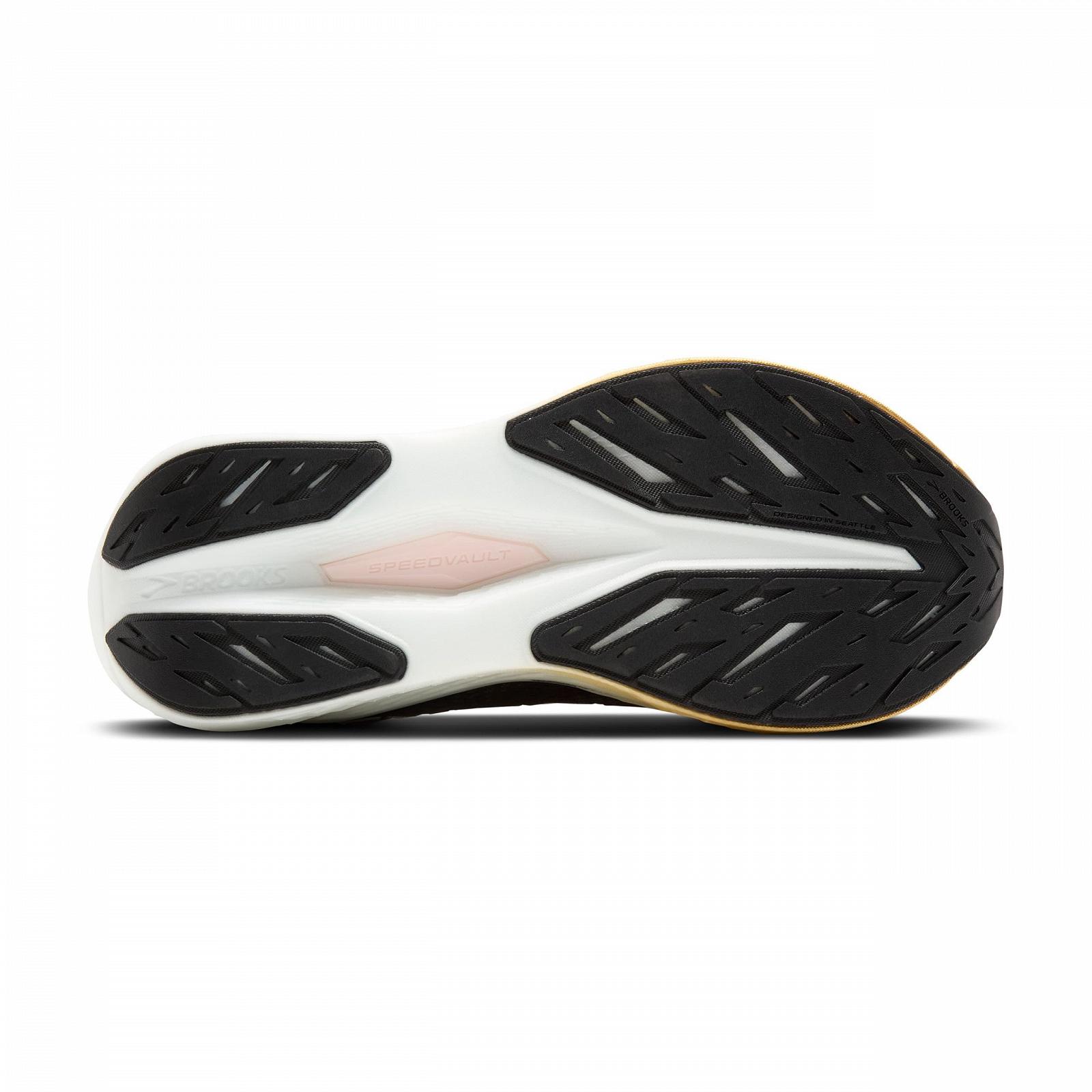 Кросівки Brooks Hyperion Max 2, фото №6 Кросівки Brooks Hyperion Max 2, фото №6