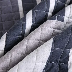 Покрывало Holistar Двуспальное стеганое лоскутное двухстороннее 150x200 см synthetic.ua - Фото 1