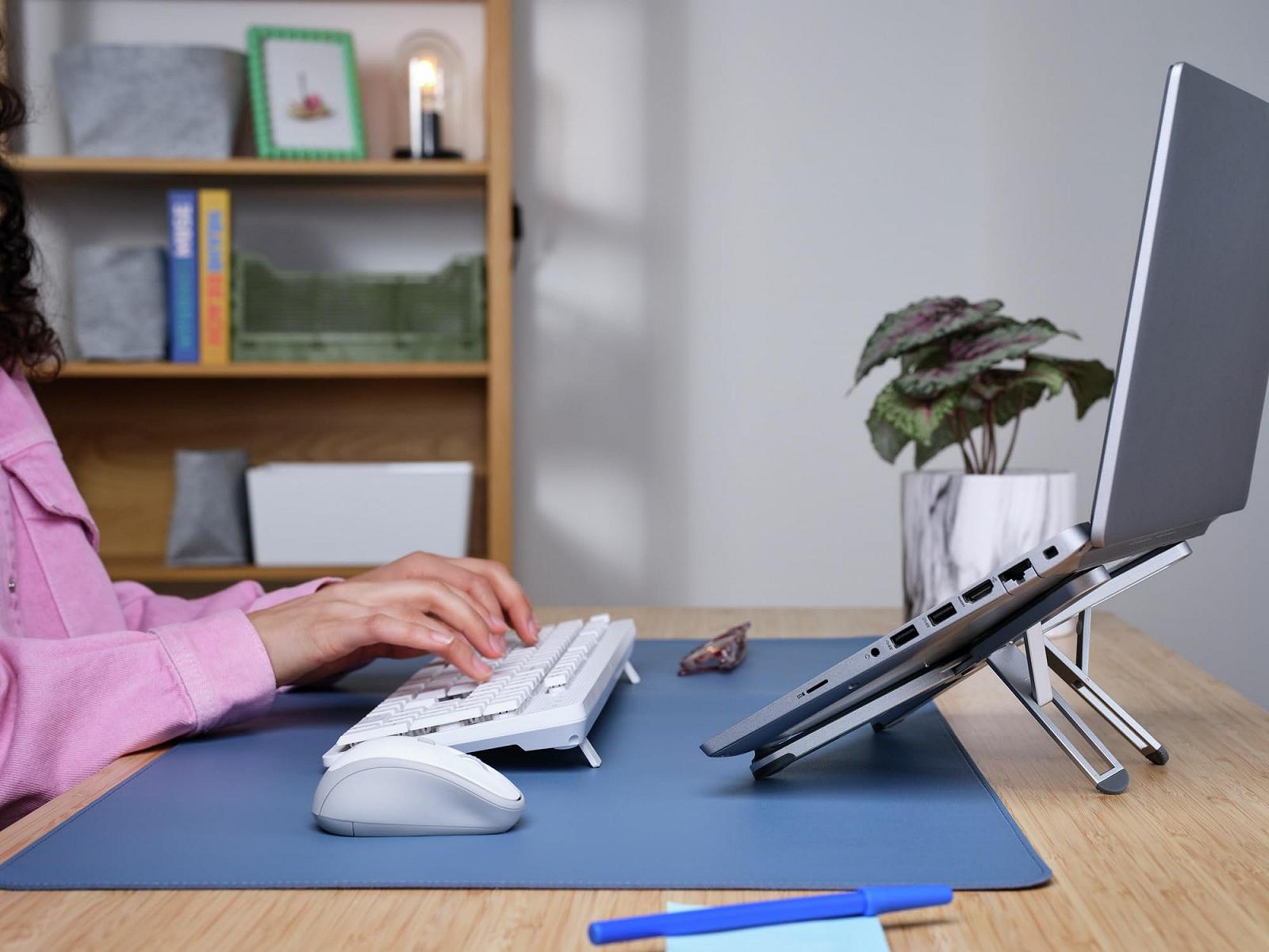 Підставка для ноутбука складна Trust Macy, 17,3 дюйми, алюмінієва, складна, фото №8 Підставка для ноутбука складна Trust Macy, 17,3 дюйми, алюмінієва, складна, фото №8