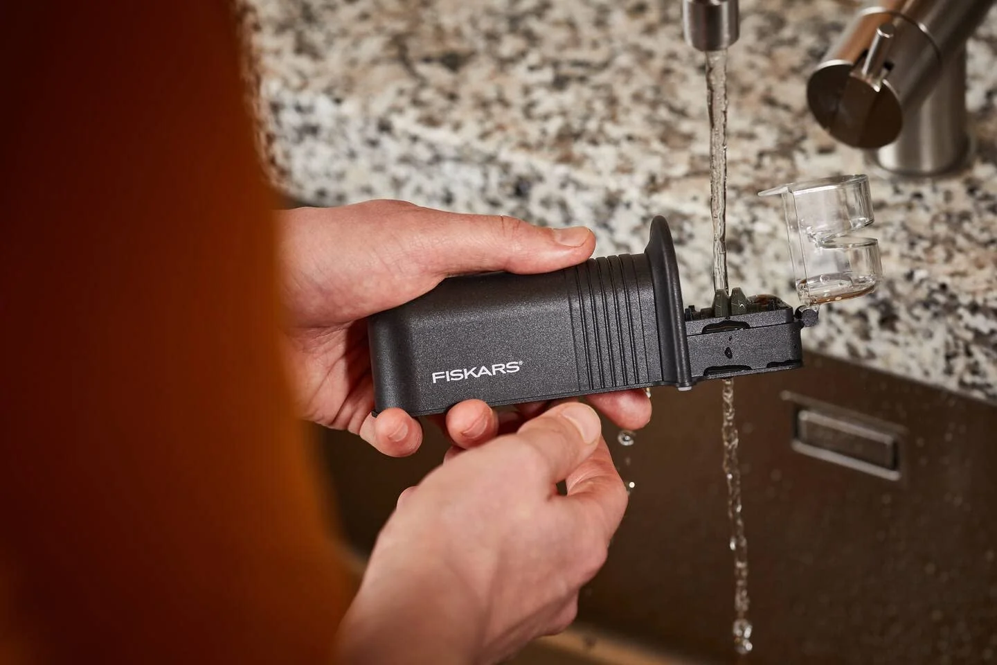 Точило для ножів Fiskars Essential Roll-Sharp керамічна чорна 1023811, фото №8