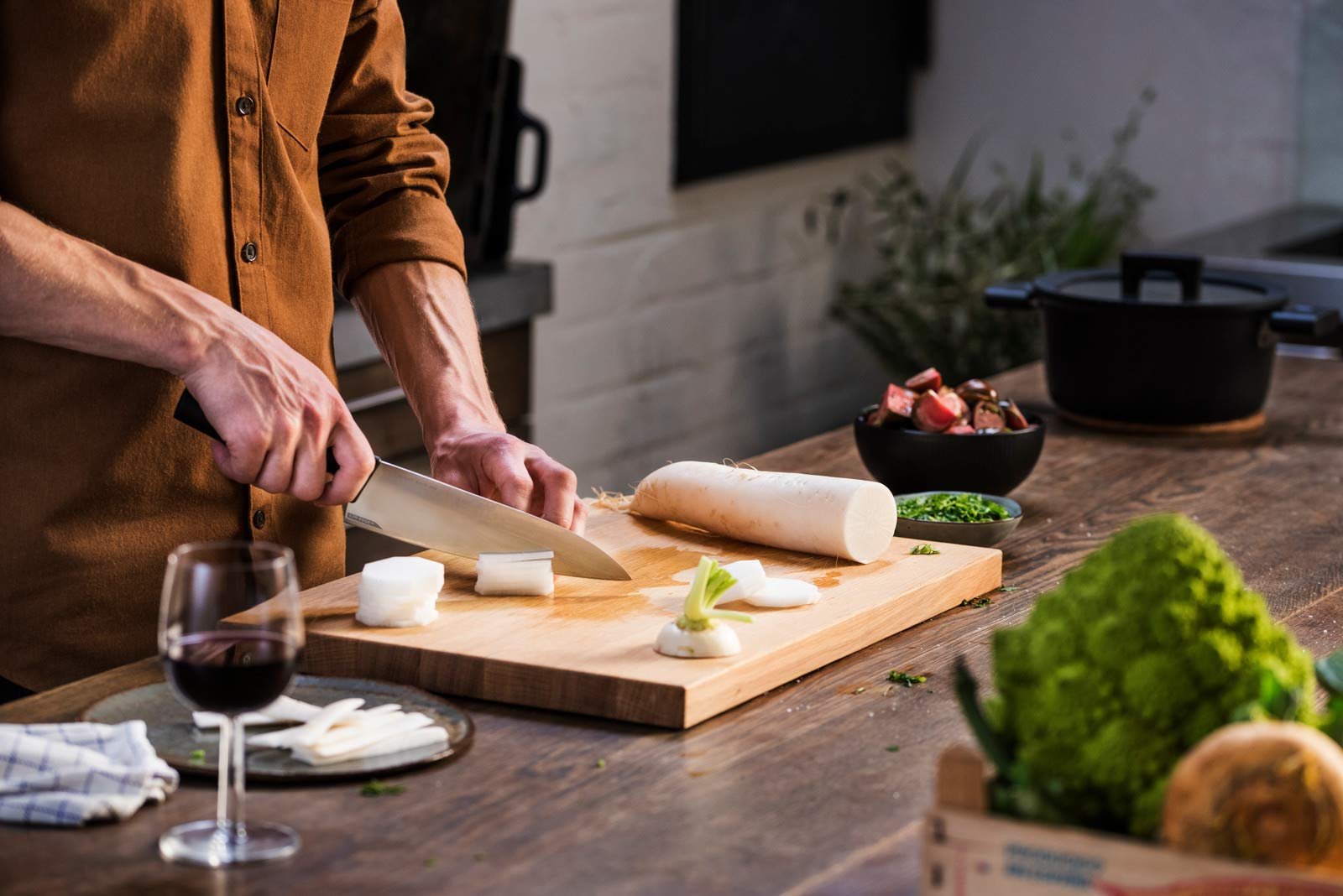 Набор ножей Fiskars Hard Edge Поварской нож и нож для овощей 33,1 см и 22,8 см Серебристый/Черный, фото №3