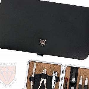 Набір для манікюру DREI SCHWERTER Germany Treviso 11 предметів Шкіряний Чорний ціна на synthetic.ua - Фото 1 Набір для манікюру DREI SCHWERTER Germany Treviso 11 предметів Шкіряний Чорний synthetic.ua - Фото 1