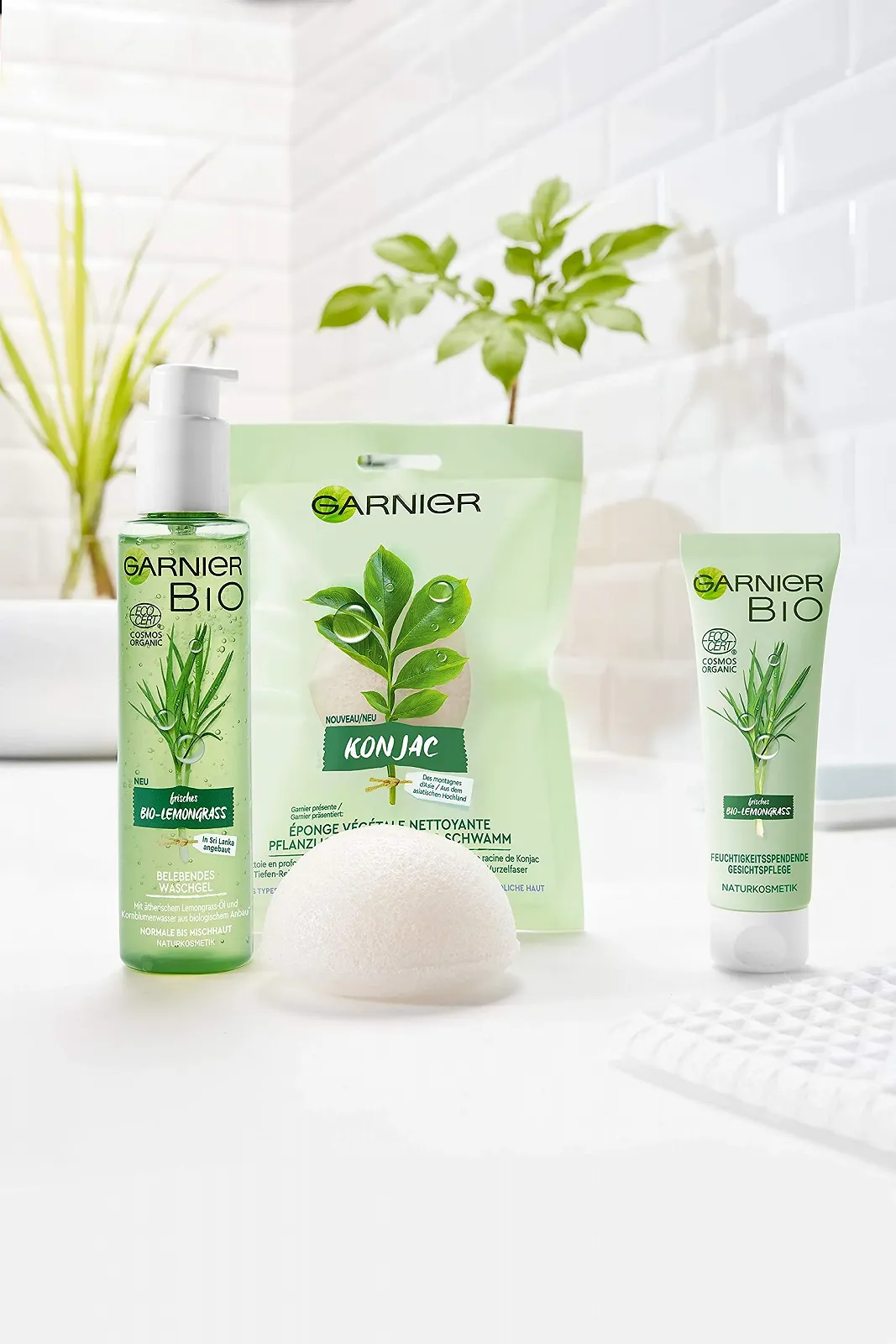 Гель для вмивання Garnier Organic Lemongrass Invigorating Wash Gel Натуральна косметика з гліцерином і ефірними оліями, 150 мл, фото №3
