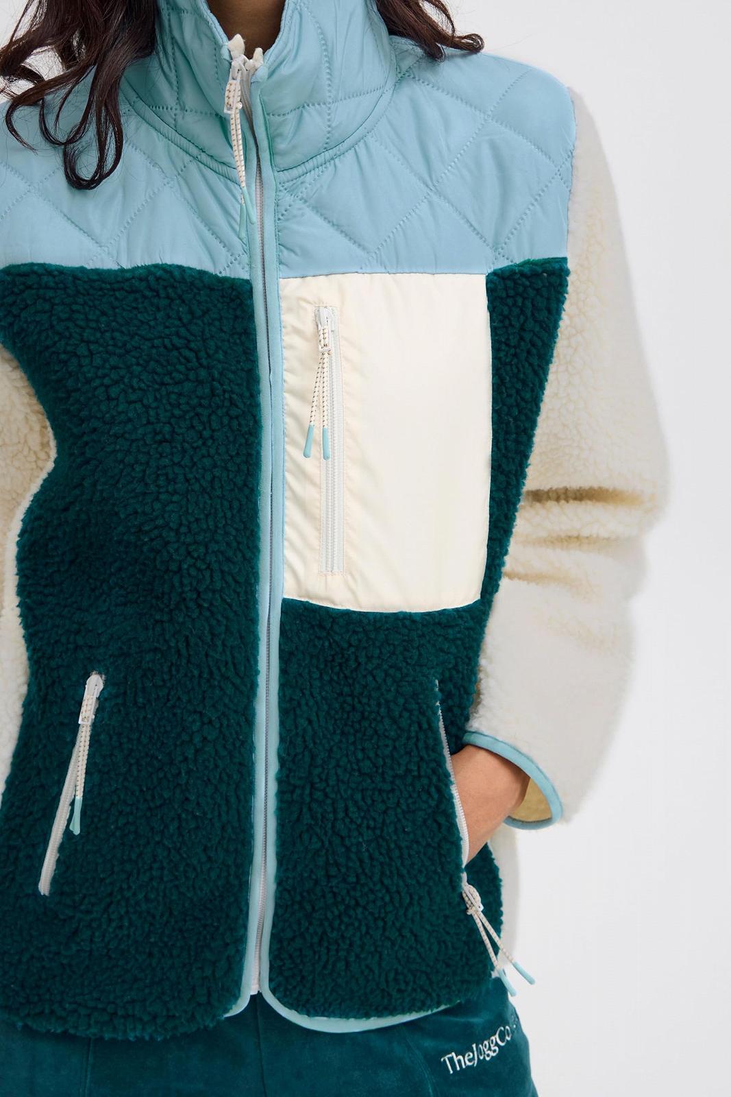 Флисовая куртка The Jogg Concept JCBerri Женская Teddy Jacket с карманами на молнии, нагрудным карманом, стандартного кроя, фото №5