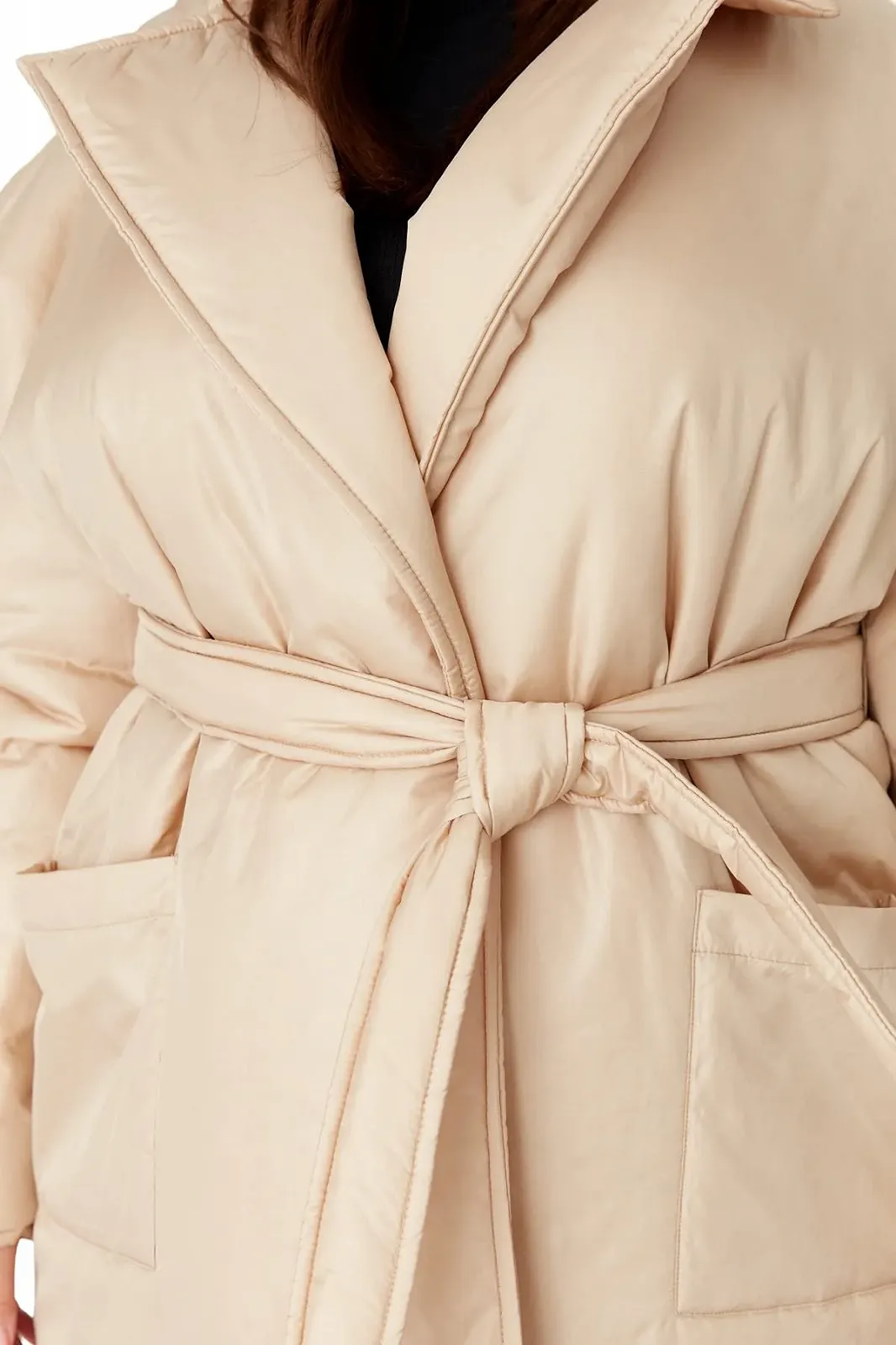 Куртка TRENDYOL Женская зимняя пуховая объёмного кроя, однотонная, фото №5 Куртка TRENDYOL Женская зимняя пуховая объёмного кроя, однотонная, фото №5