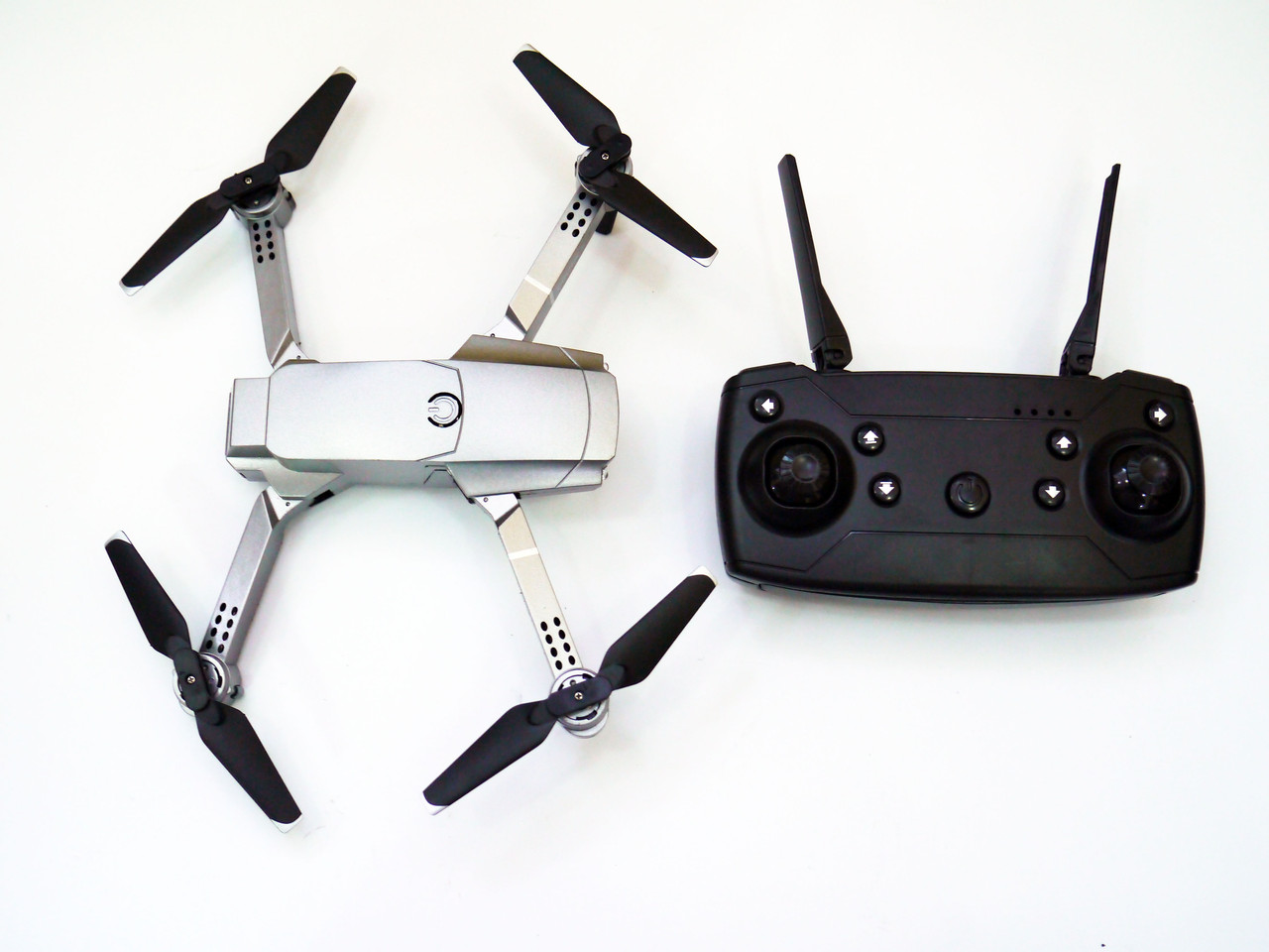 Квадрокоптер складывающийся RIAS E68 c WiFi камерой Black 4 00302, фото №5 Квадрокоптер складывающийся RIAS E68 c WiFi камерой Black 4 00302, фото №5