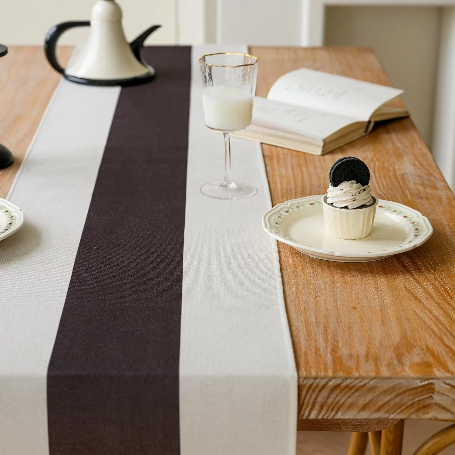 Ранер Modern Decoration Linen водовідштовхувальна що миється Brown 40 x 140 см, фото №7 Ранер Modern Decoration Linen водовідштовхувальна що миється Brown 40 x 140 см, фото №7