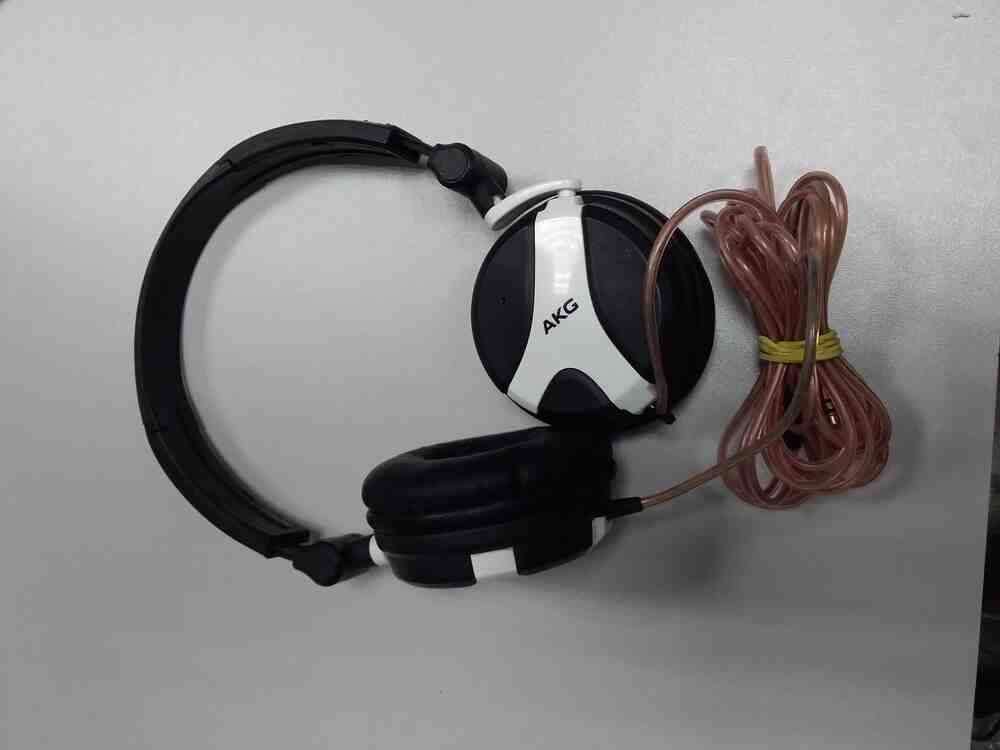 Наушники и Bluetooth-гарнитуры AKG K518, фото №1 Наушники и Bluetooth-гарнитуры AKG K518, фото №1