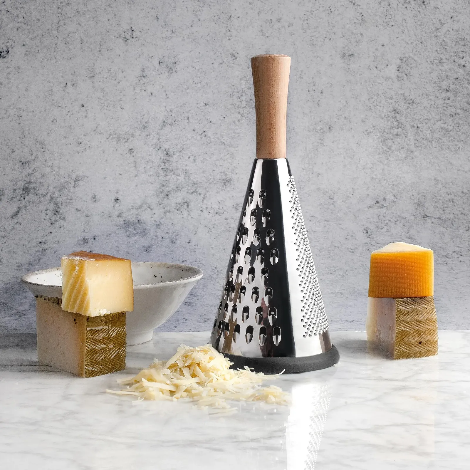 Терка конічна Lacor 61366, нержавіюча сталь, ручка з бука, три типи сіток, нековзна основа, фото №6