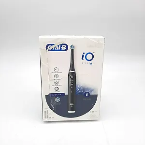 Електрична зубна щітка Oral-B iO6 Чорна з дорожнім футляром та зубною пастою 75 мл - Фото 1