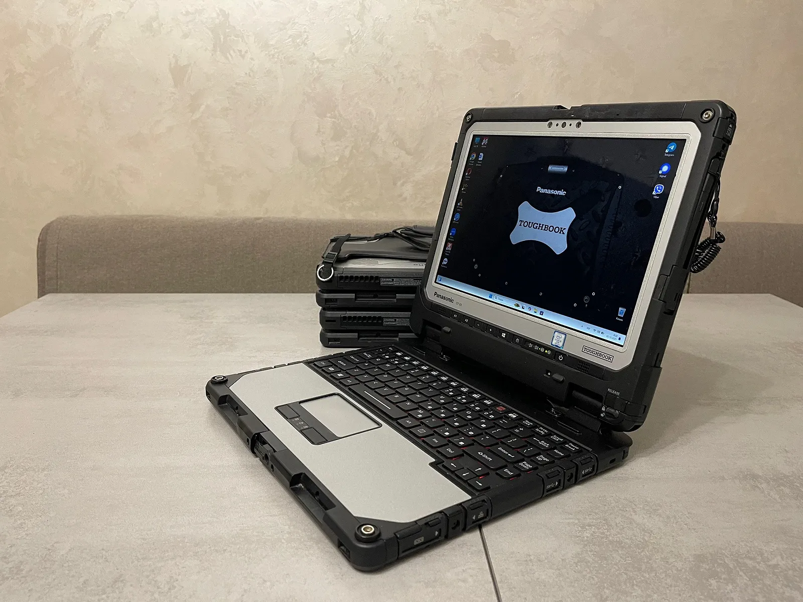Захищений ноутбук-планшет Panasonic Toughbook CF-33, 12", i5-7300U, 16GB, 512GB, 4G LTE, фото №3
