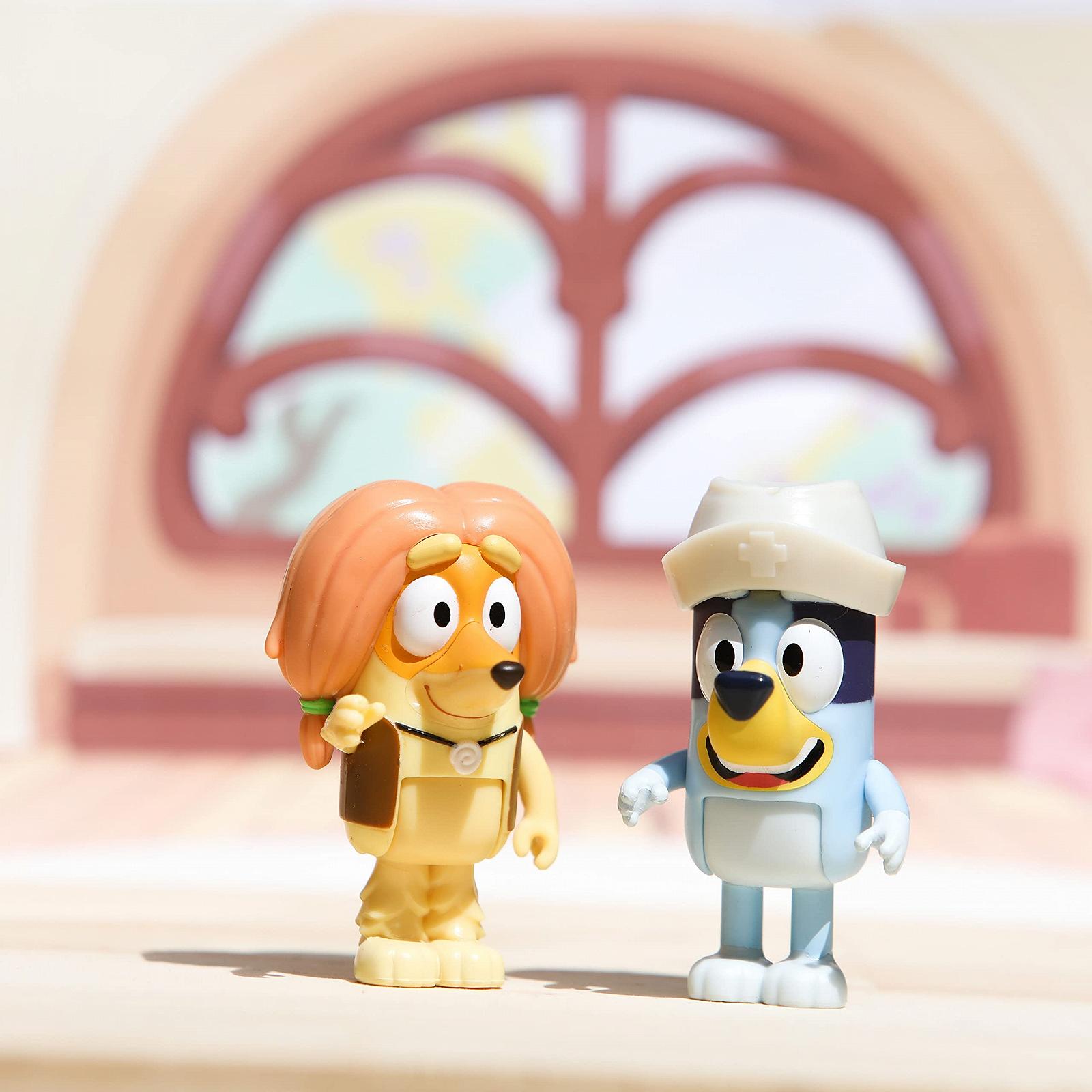 Набір фігурок Лікарі Bluey та Indy 2 Шарнірні фігурки 6,35 см. У наборі шапка медсестри. Колекційна іграшка, фото №6