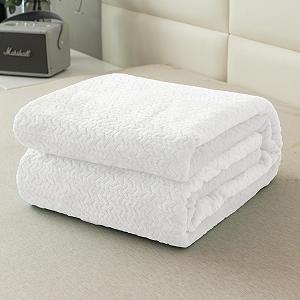 Одеяло Cuddly 160 x 200 см Cloud White Пушистое флисовое фланелевое одеяло для дивана, двустороннее одеяло как накидка на диван или одеяло для гостиной synthetic.ua - Фото 1