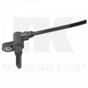 Датчик частоти обертання колеса NK 293387 для MERCEDES-BENZ передній synthetic.ua - Фото 1