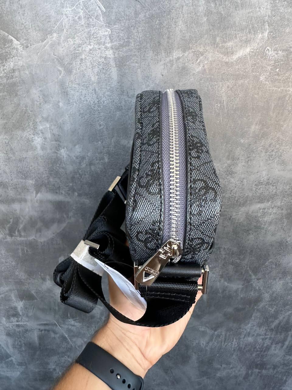 Мужская сумка через плечо Guess качественная барсетка для мужчины Гесс брендовая сумка-планшетка из канвы, фото №9 Мужская сумка через плечо Guess качественная барсетка для мужчины Гесс брендовая сумка-планшетка из канвы, фото №9