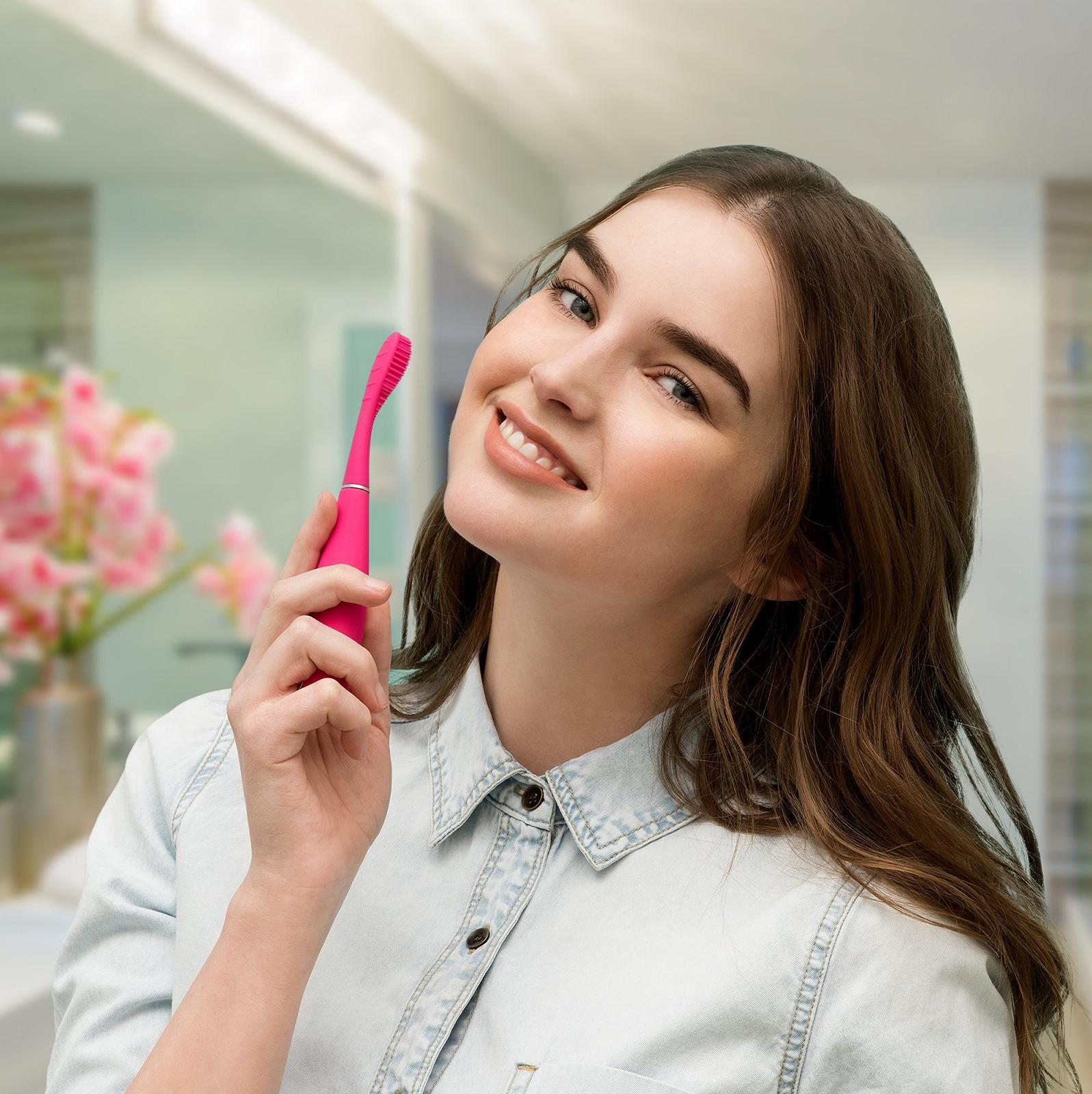 Електрична звукова зубна щітка Foreo ISSA mini 2 Sensitive для дітей Wild Strawberry, фото №5